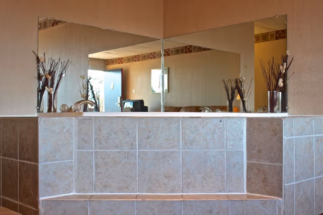 Deluxe Room, 1 King Bed, Refrigerator & Microwave