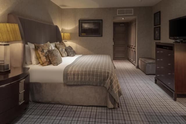 Superior King Room