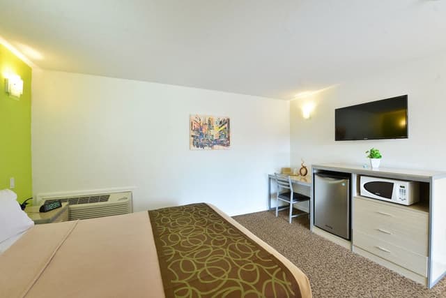 Standard Room, 1 Queen Bed