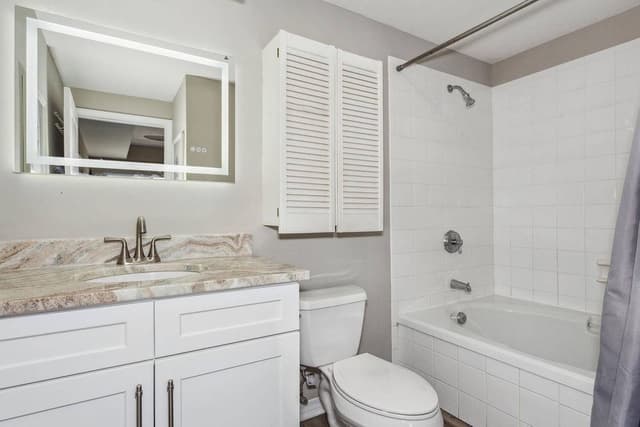 Two Bedroom Gulf Front Condo, Beach Chairs Included