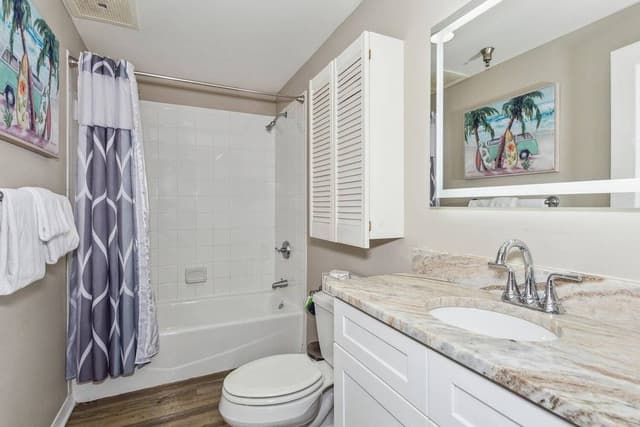 Two Bedroom Gulf Front Condo, Beach Chairs Included