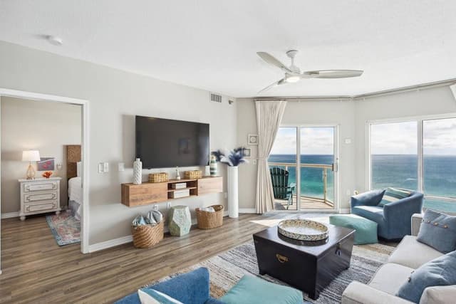 Two Bedroom Gulf Front Condo, Beach Chairs Included