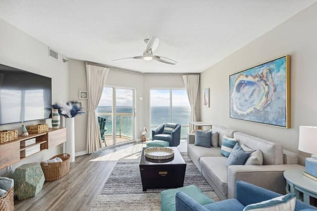 Two Bedroom Gulf Front Condo, Beach Chairs Included