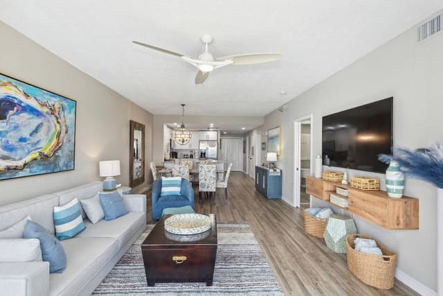 Two Bedroom Gulf Front Condo, Beach Chairs Included