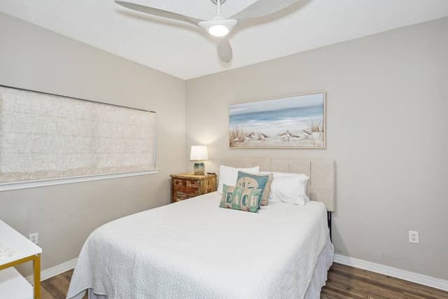 Two Bedroom Gulf Front Condo, Beach Chairs Included