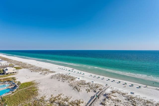 3 Bedrooms Gulf Front Condo, Beach Chairs Included