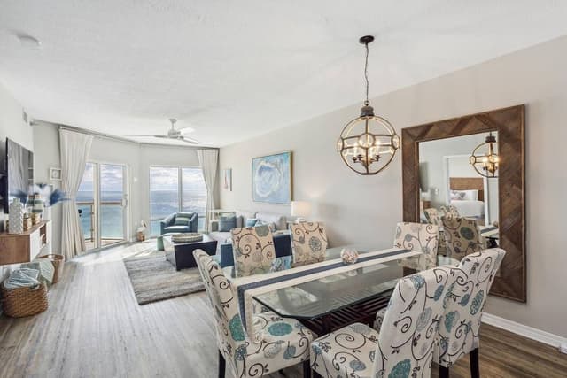 Two Bedroom Gulf Front Condo, Beach Chairs Included