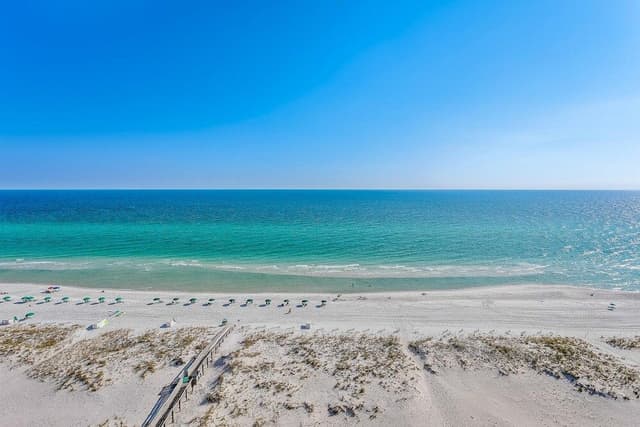 3 Bedrooms Gulf Front Condo, Beach Chairs Included