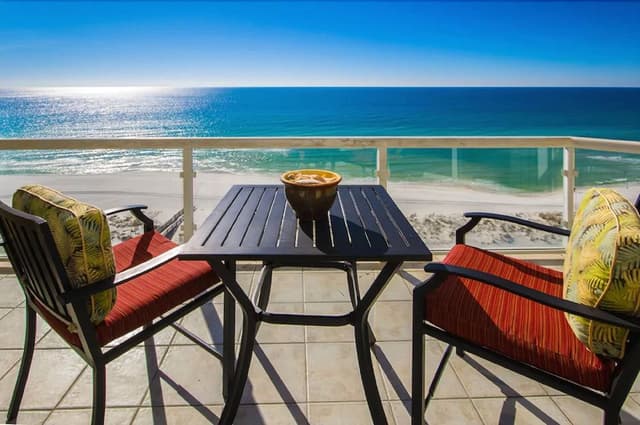 3 Bedrooms Gulf Front Condo, Beach Chairs Included