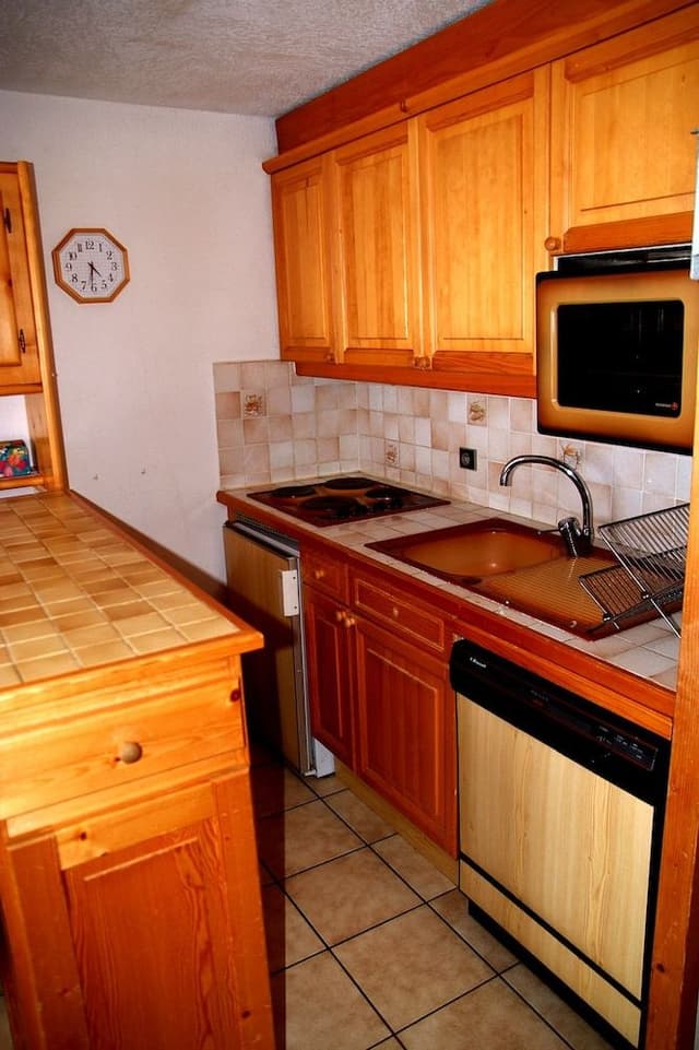 Comfort Apartment, 1 Bedroom (Station - 6 persons)