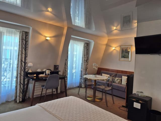 7-junior suite