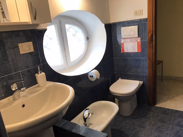 Double Room, 1 Queen Bed