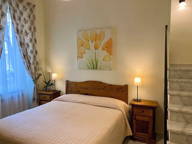 Double Room, 1 Queen Bed