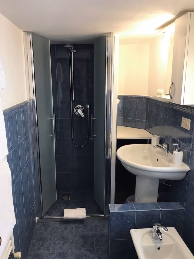 Double Room, 1 Queen Bed