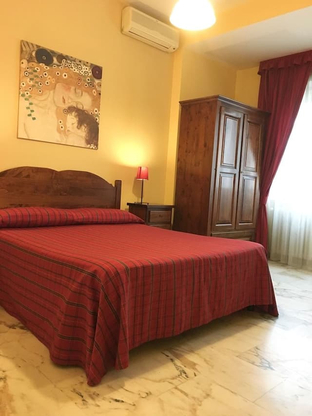 Double Room, 1 Queen Bed, Private Bathroom