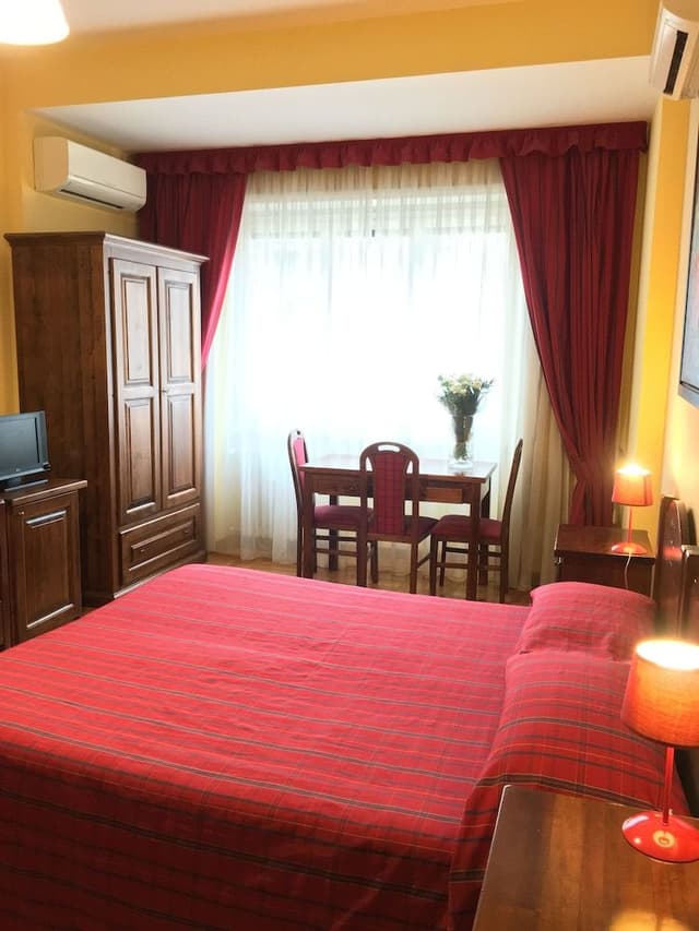 Triple Room, Multiple Beds, Private Bathroom