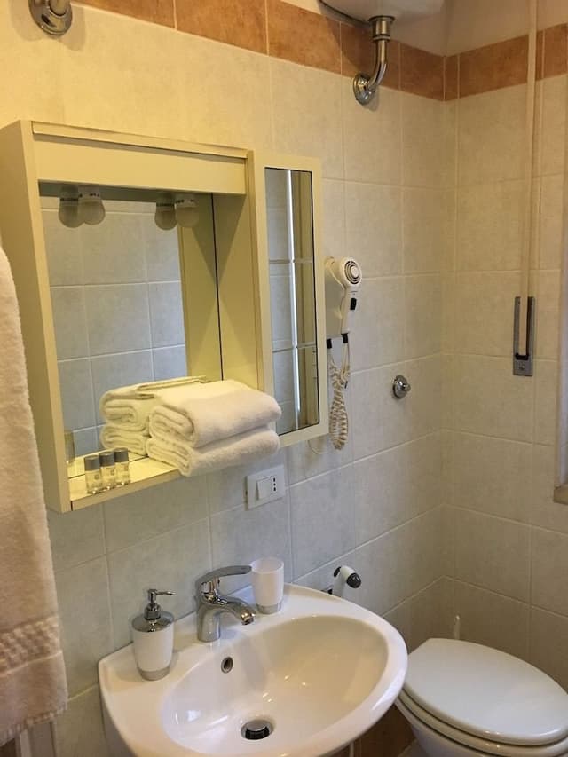 Double Room, 1 Queen Bed, Private Bathroom