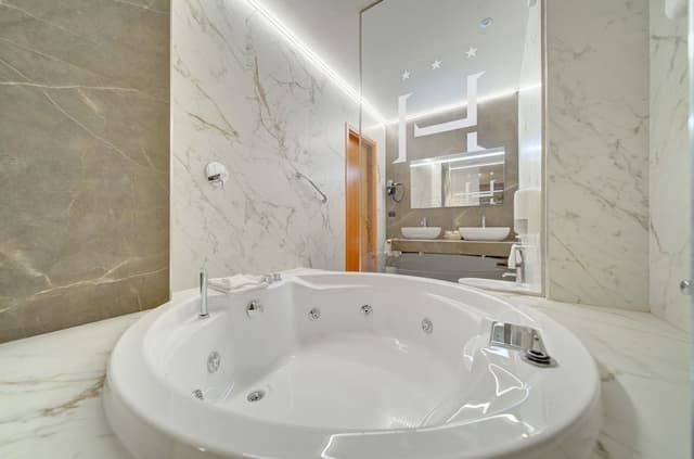 SUITE CON VASCA IDROMASSAGGIO