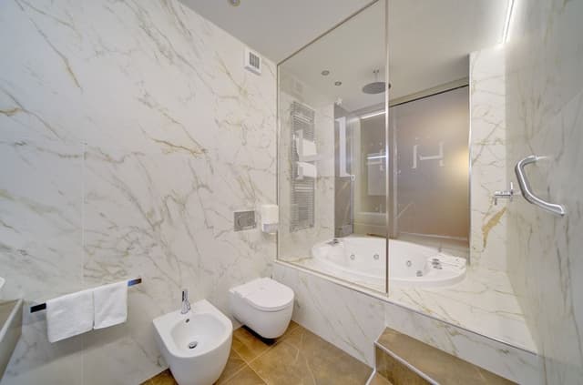 SUITE CON VASCA IDROMASSAGGIO