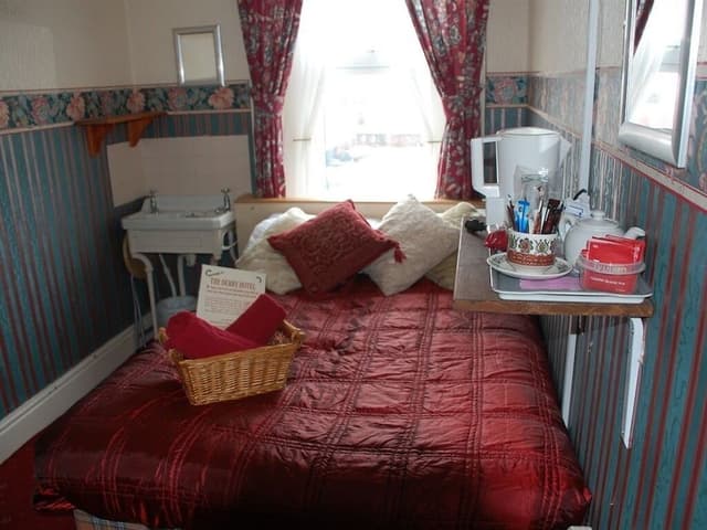 Single Room, Shared Bathroom