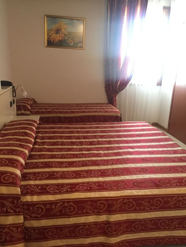 Economy Room