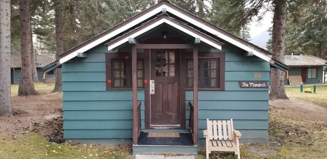 Basic Cabin (Standard Studio Cabin)