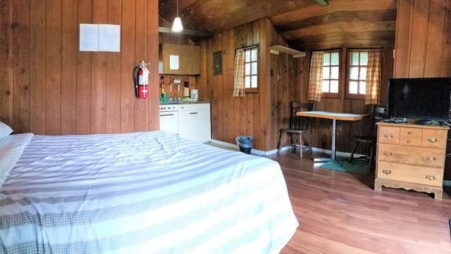 Basic Cabin (Standard Studio Cabin)