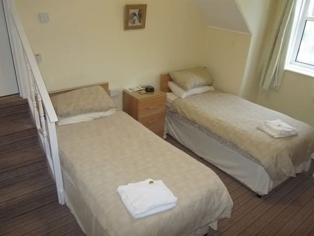 Standard Twin Room, Ensuite