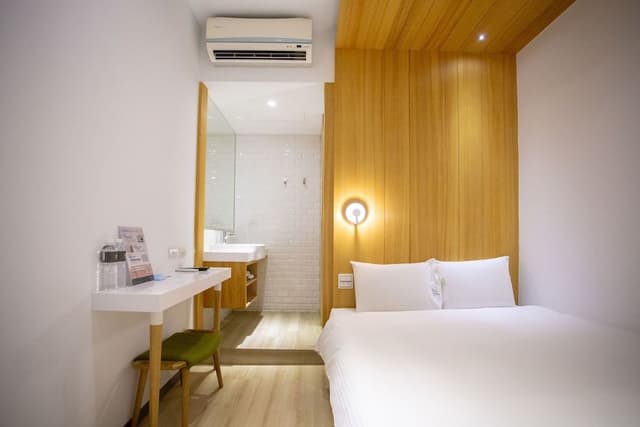 Standard Double Room, No Windows