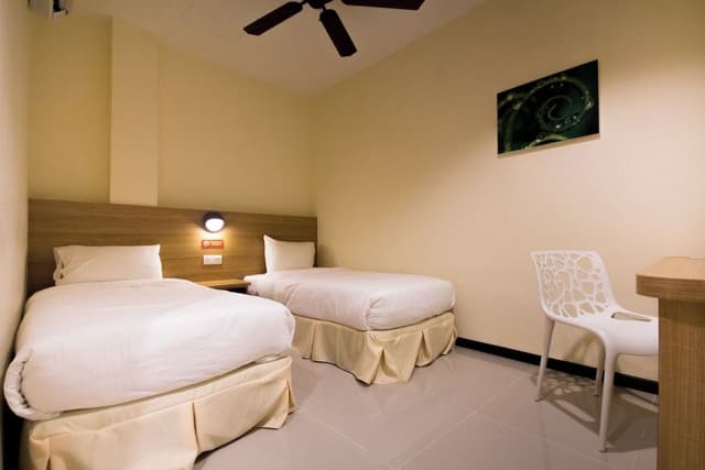 Standard Twin Room