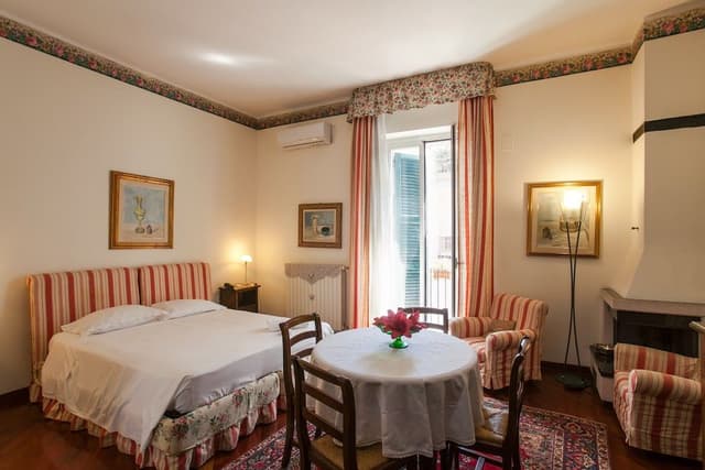 Studio, Kitchenette, City View