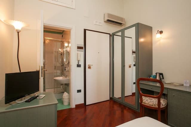Single Room, Ensuite, Courtyard View