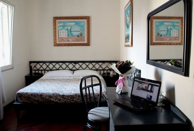 Comfort Double Room, Ensuite, Courtyard View