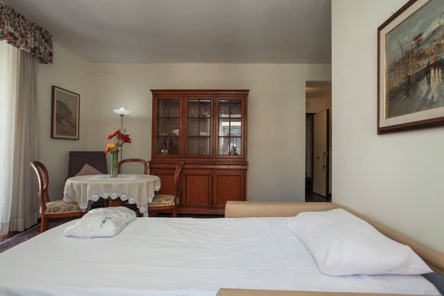 Single Room, Ensuite, Courtyard View