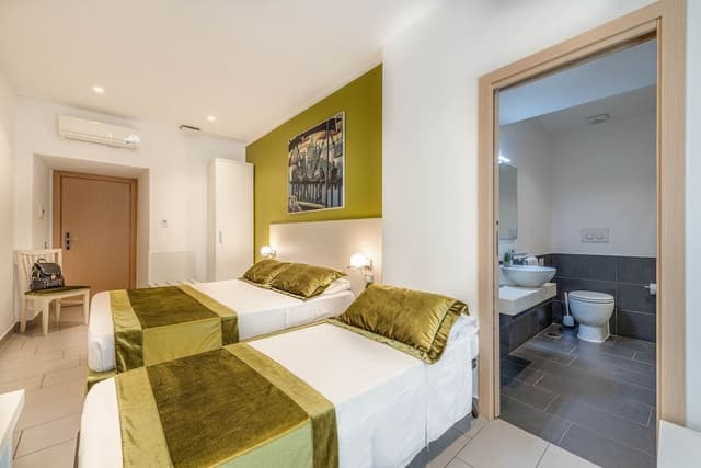 Triple Room