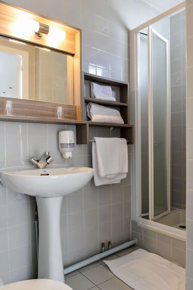 Single Room, Balcony