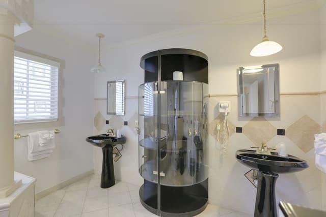 Suite, 1 King Bed, Kitchenette