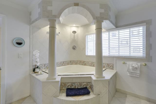 Suite, 1 King Bed, Kitchenette
