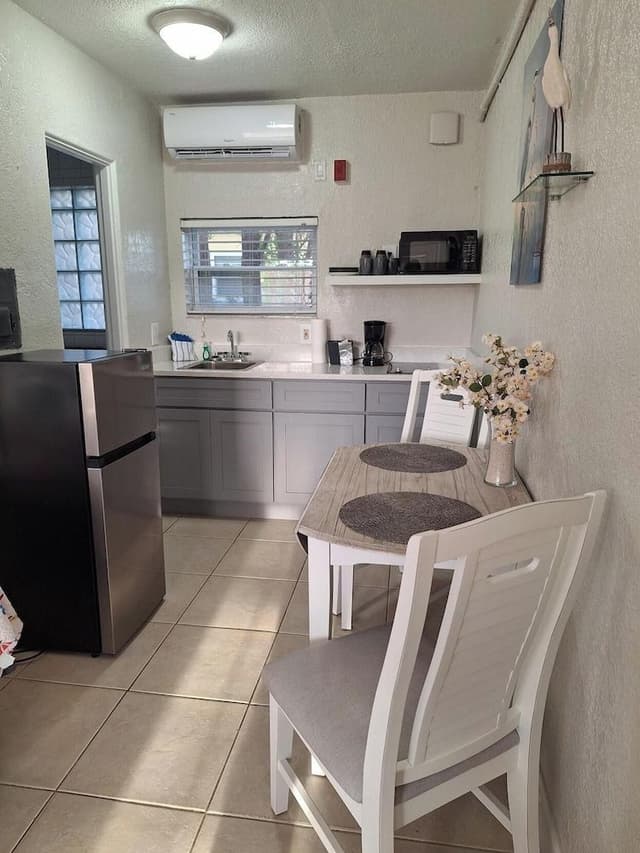 Double Room, 2 Queen Beds, Kitchenette