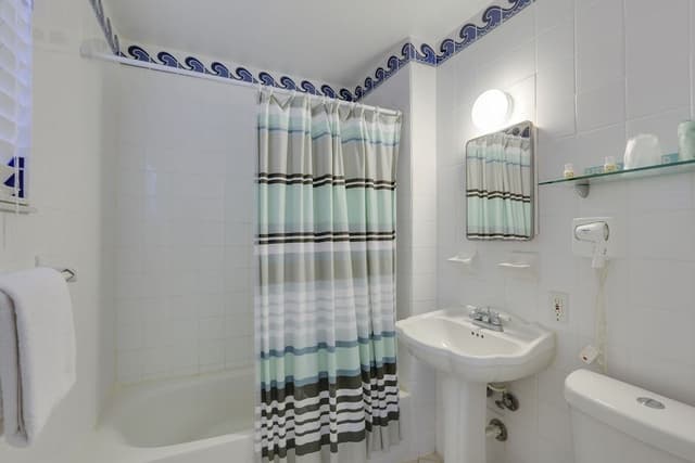 Room, 2 Bedrooms