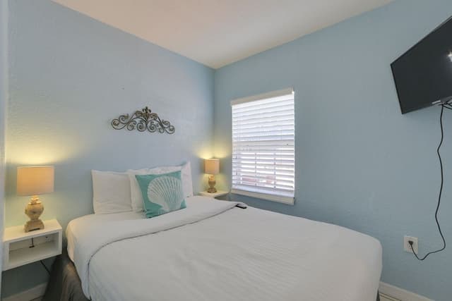 Room, 2 Bedrooms