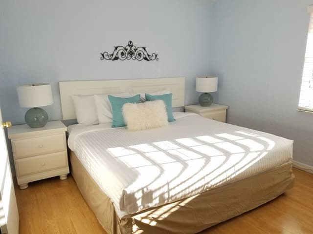 Suite, 1 King Bed, Kitchenette
