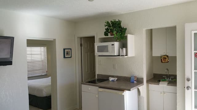 Suite, 1 King Bed, Kitchenette