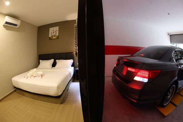 Executive Room, 1 King Bed (With Private Garage)