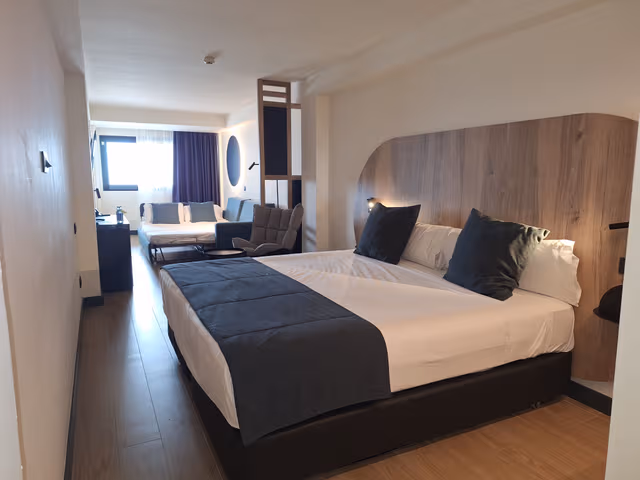 Family Room with Sea View - 4AD