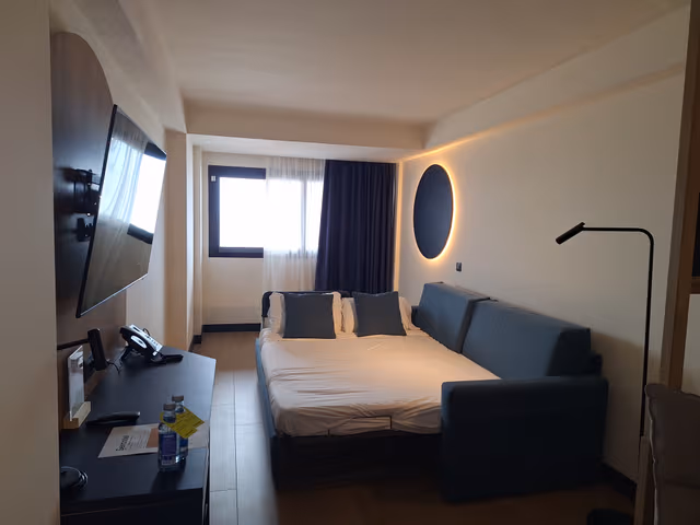 Family Room with Sea View - 4AD