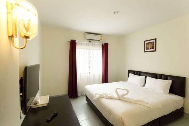 Superior King Bed