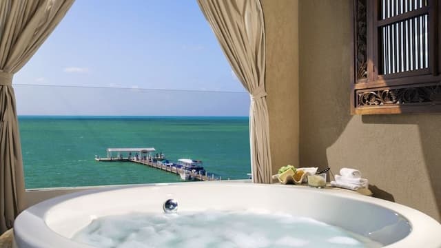 Lodge Oceanfront Double Queen Suite