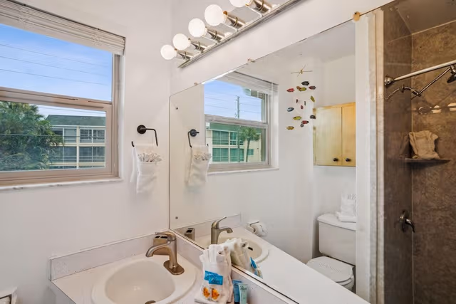 Condo, 1 Queen Bed with Sofa bed (Friendly Native 507)