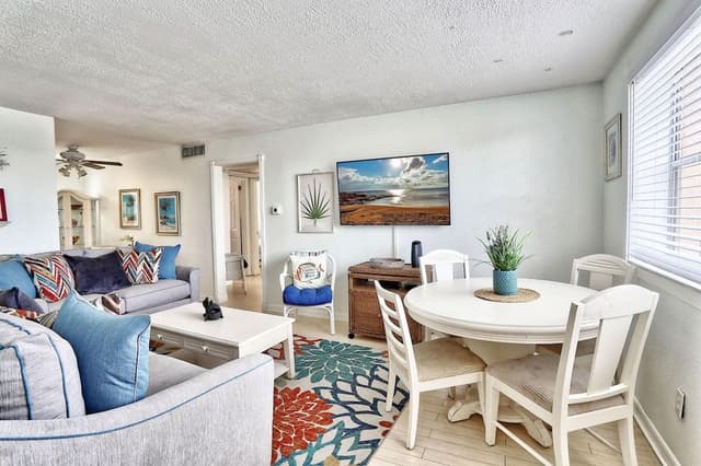 Condo, 1 King Bed with Sofa bed (Friendly Native 204)